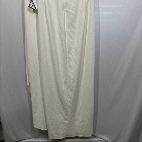 NWD DEFECT $250 Xscape Off the Shoulder Surplice Gown White [ SZ 20W PLUS ] Q451 - Picture 9 of 16
